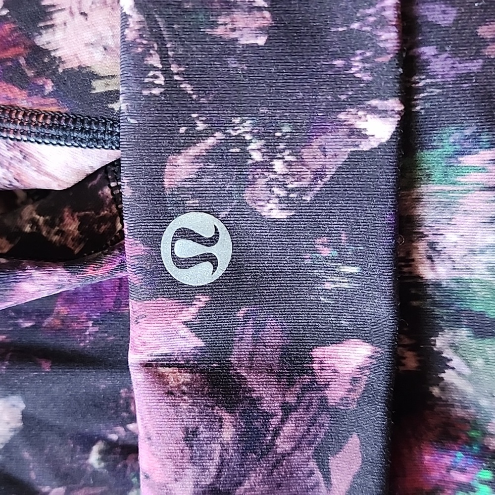 Lululemon Wunder Under Crop HR *Roll Down Scallop Full-On Luxtreme 24" EUC - Picture 5 of 6